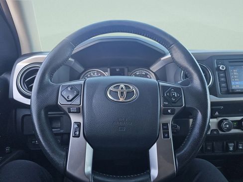 Used 2019 Toyota Tacoma SR5 AWD/4WD image 31