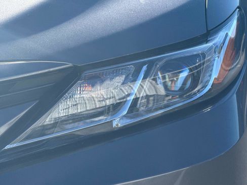 Used 2021 Toyota Camry LE image 10