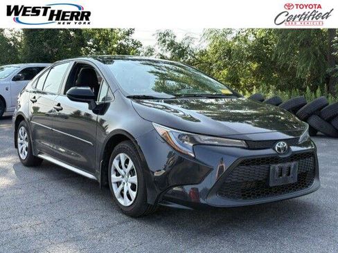 Certified 2022 Toyota Corolla LE FWD image 1