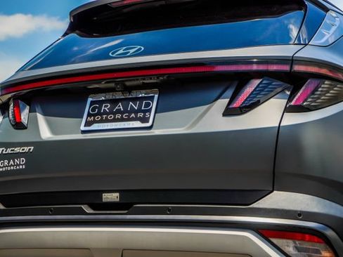 Certified 2025 Hyundai Tucson Limited FWD image 14