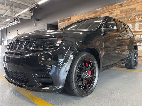 Used 2020 Jeep Grand Cherokee SRT AWD/4WD image 38
