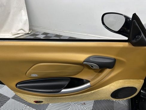 Used 2003 Porsche Boxster S image 25
