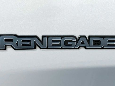 Used 2020 Jeep Renegade Altitude image 27