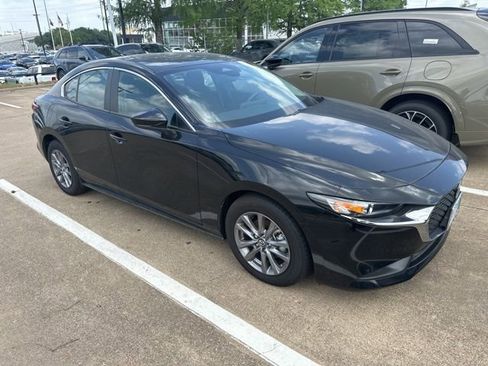 Used 2025 MAZDA MAZDA3 s FWD image 1