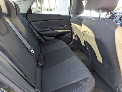 Used 2023 Hyundai Elantra SE FWD image 30