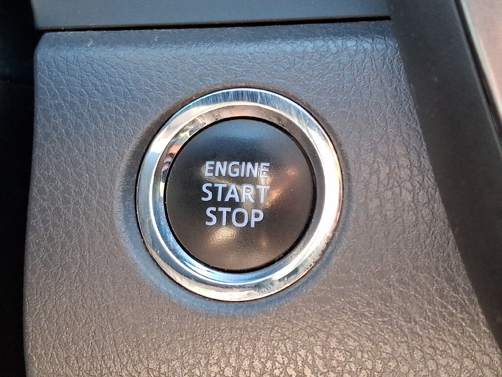 Used 2019 Toyota Camry LE w/ Convenience Package FWD image 23