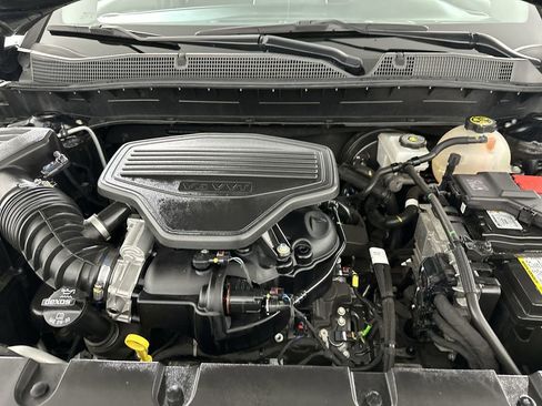 Used 2023 Chevrolet Blazer LT w/ Midnight/Sport Edition image 32