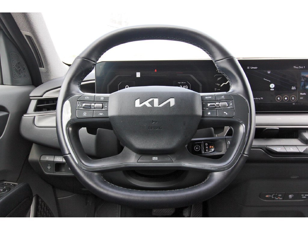 Used 2024 Kia EV9 Light Long Range RWD image 15