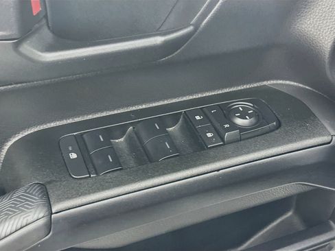 Used 2025 Toyota 4Runner SR5 AWD/4WD image 15