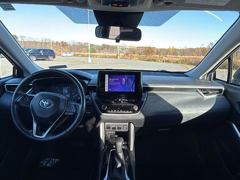 Used 2023 Toyota Corolla Cross LE image 25