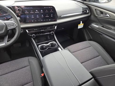 New 2026 Chevrolet Traverse LT w/ Driver Confidence Package image 31