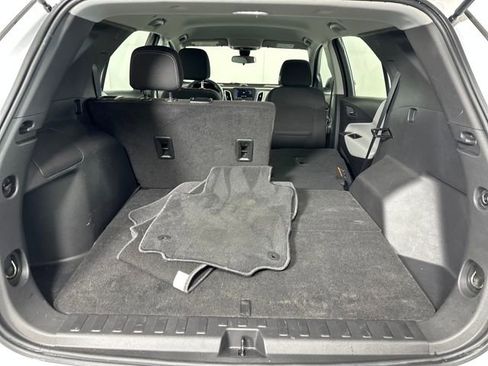 Used 2023 Chevrolet Equinox LS image 26