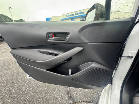 Used 2022 Toyota Corolla LE FWD image 19