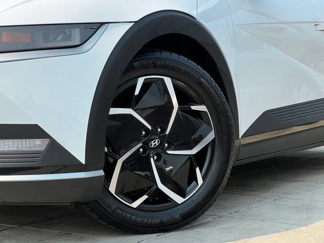 Certified 2024 Hyundai Ioniq 5 SE AWD/4WD image 2