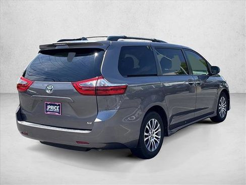 Used 2020 Toyota Sienna XLE FWD image 7