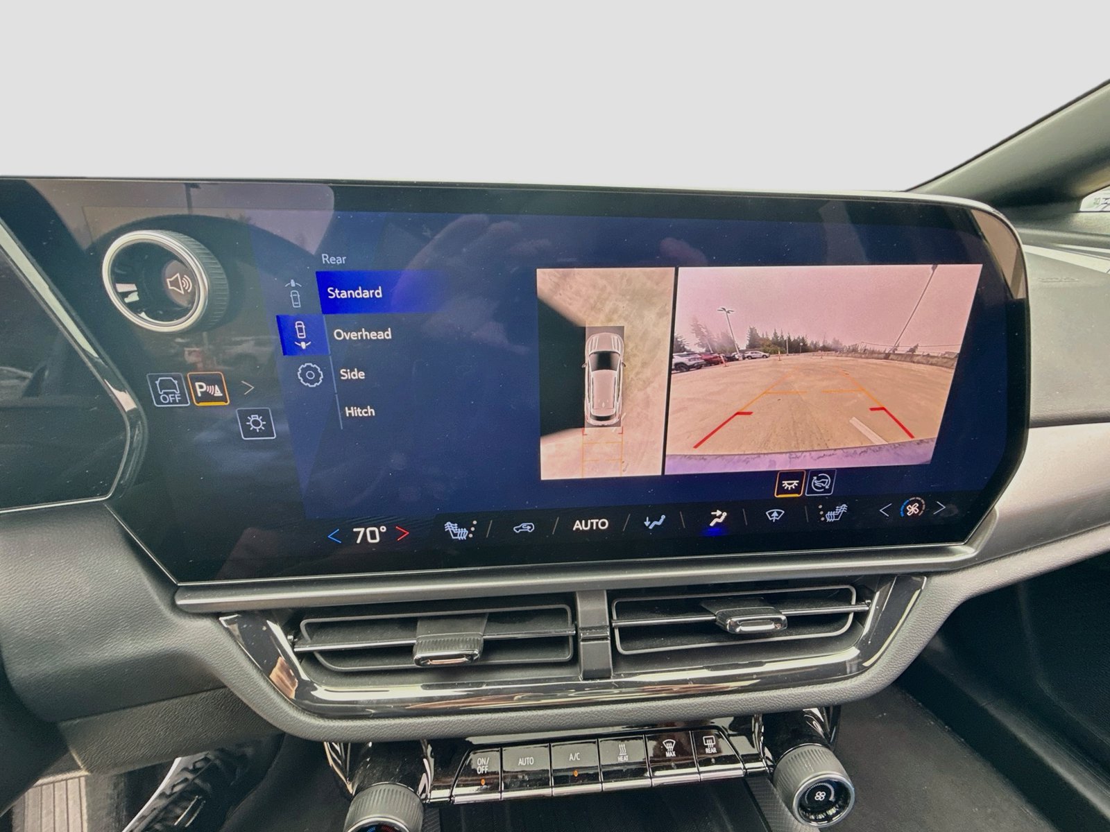 Used 2024 Chevrolet Equinox EV RS w/ LPO, Active Package FWD image 13