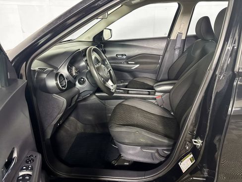 Used 2021 Nissan Kicks SV FWD image 11