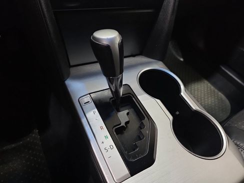 Used 2012 Toyota Camry SE FWD image 18