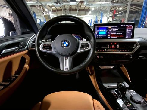 Used 2024 BMW X4 xDrive30i w/ Premium Package image 6