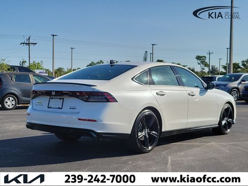 Used 2025 Honda Accord Sport image 6