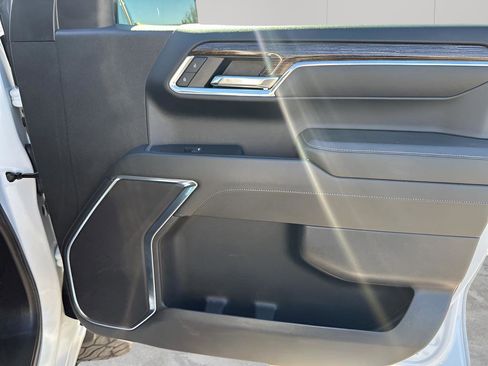 Used 2024 GMC Sierra 1500 Elevation w/ LPO, Elevation Black Package image 13