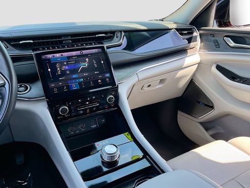 Used 2022 Jeep Grand Cherokee L Overland w/ Advanced Protech Group III image 25