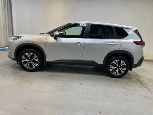 Certified 2022 Nissan Rogue SV image 8