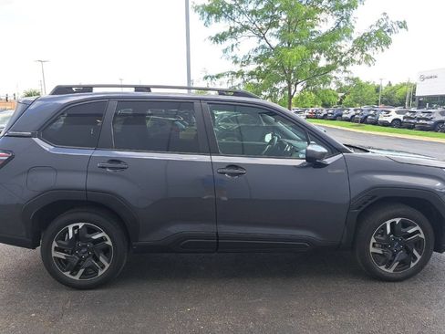 Used 2025 Subaru Forester Premium AWD/4WD image 5