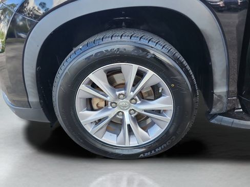 Used 2015 Toyota Highlander XLE FWD image 35