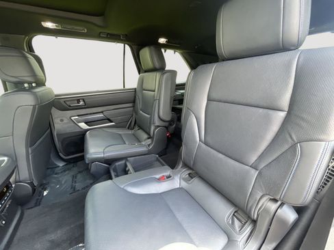 Used 2025 Toyota Sequoia Platinum AWD/4WD image 19