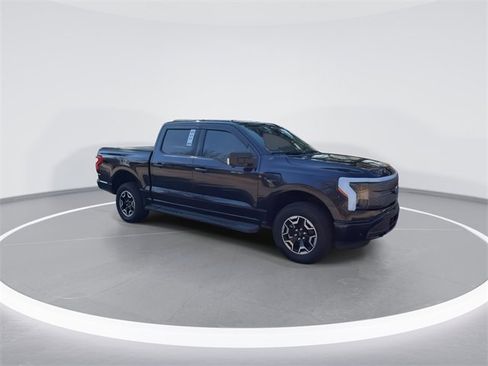 Used 2023 Ford F150 Lightning XLT image 8