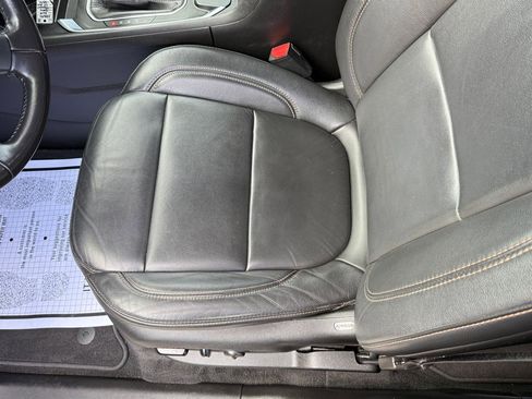 Used 2019 Chevrolet Traverse LT AWD/4WD image 14