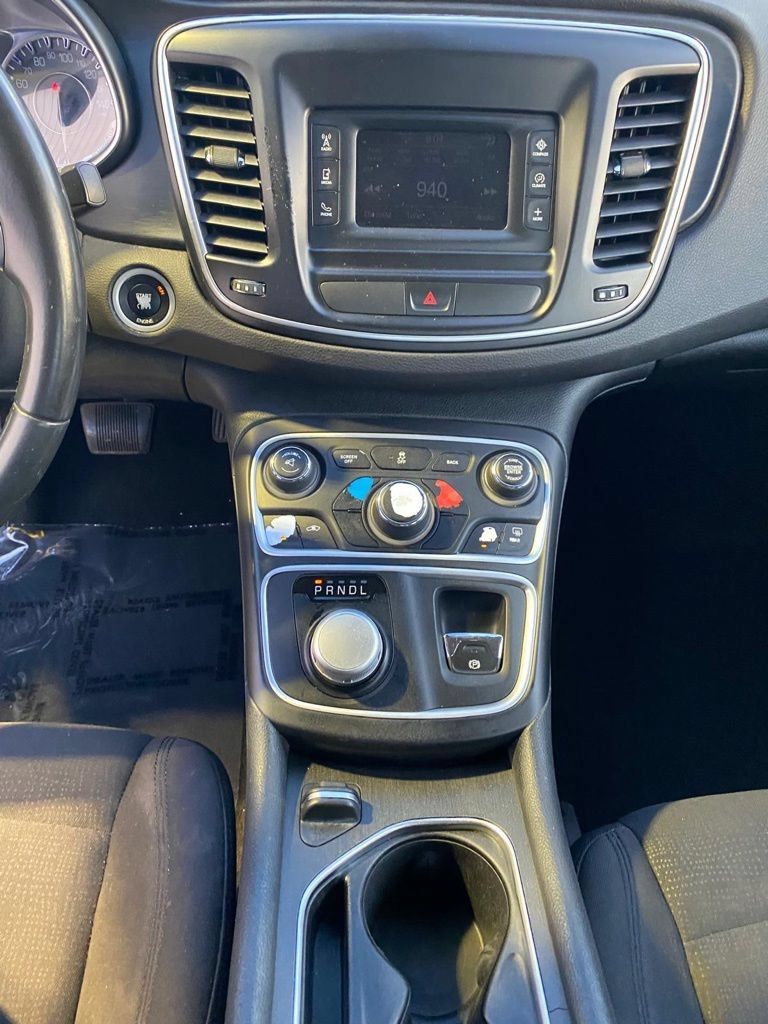 Used 2015 Chrysler 200 Limited w/ Convenience Group FWD image 3