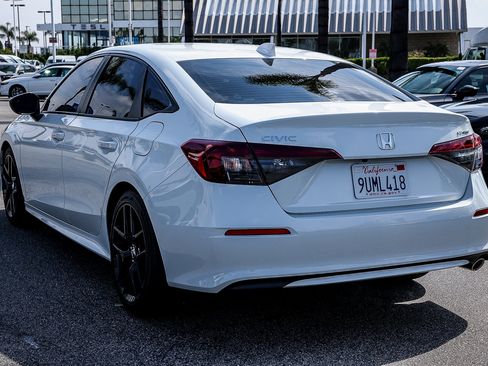 Used 2025 Honda Civic Sport image 4