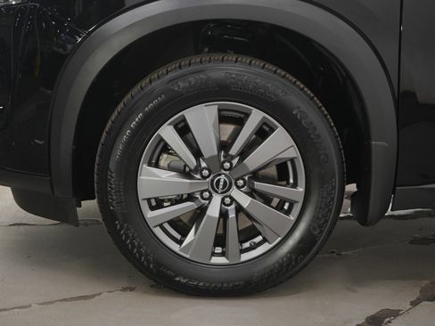 Used 2024 Nissan Pathfinder S image 29