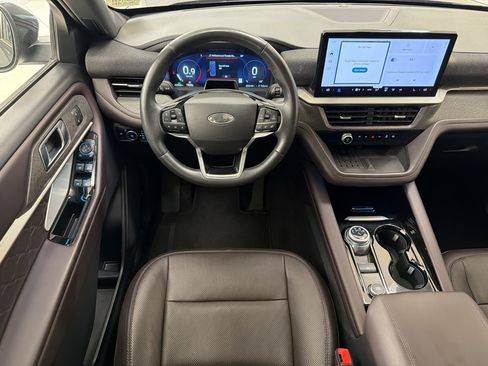 Certified 2025 Ford Explorer Platinum w/ LUX Leather Package AWD/4WD image 29