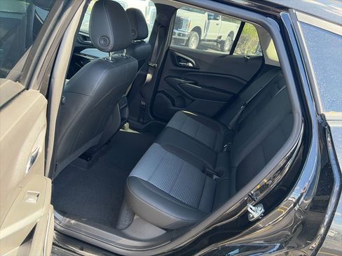 Used 2025 Chevrolet Trax LT w/ LT Convenience Package FWD image 10