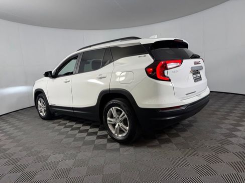 Used 2023 GMC Terrain SLE w/ Driver Convenience Package FWD image 9