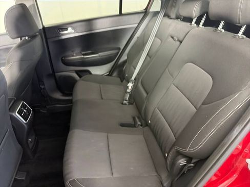 Used 2021 Kia Sportage LX AWD/4WD image 13