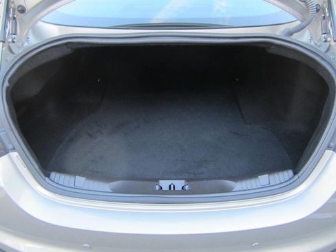 Used 2013 Jaguar XF RWD image 12
