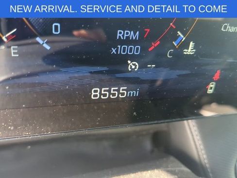Used 2025 Chevrolet Equinox LT AWD/4WD image 2