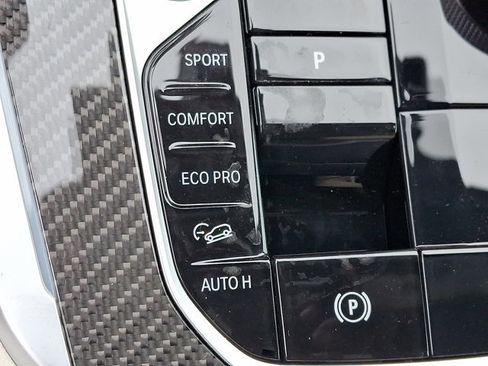 New 2026 BMW X5 M60i image 17