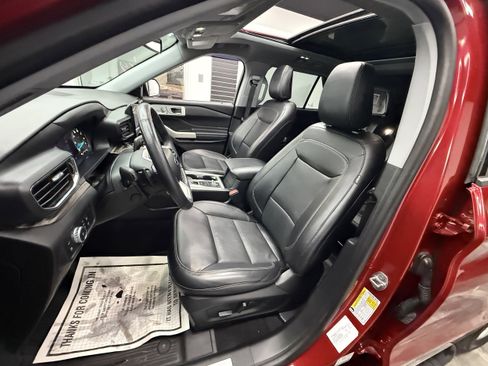 Used 2021 Ford Explorer Limited w/ Class III Trailer Tow Package image 11