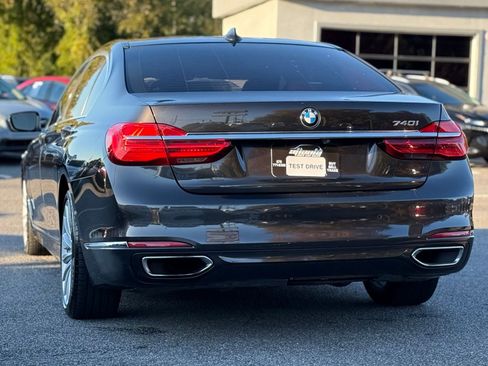 Used 2016 BMW 740i RWD image 3