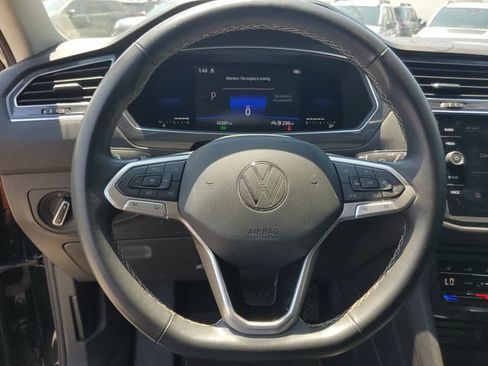 Used 2022 Volkswagen Tiguan SE AWD/4WD image 19