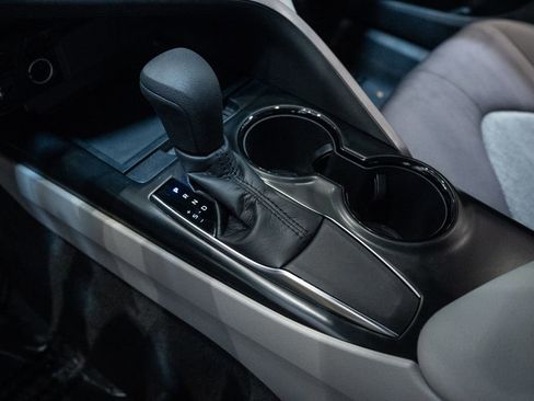 Used 2019 Toyota Camry LE FWD image 27