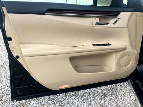 Used 2014 Lexus ES 350 w/ Luxury Package FWD image 15