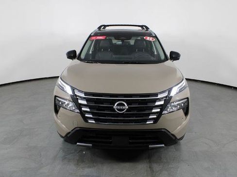Certified 2025 Nissan Rogue Platinum FWD image 14
