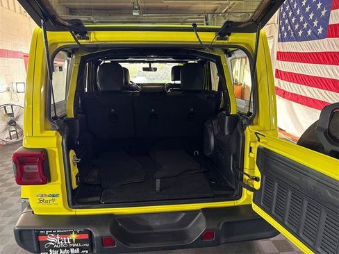 Used 2023 Jeep Wrangler Unlimited Sahara w/ Cold Weather Group AWD/4WD image 13
