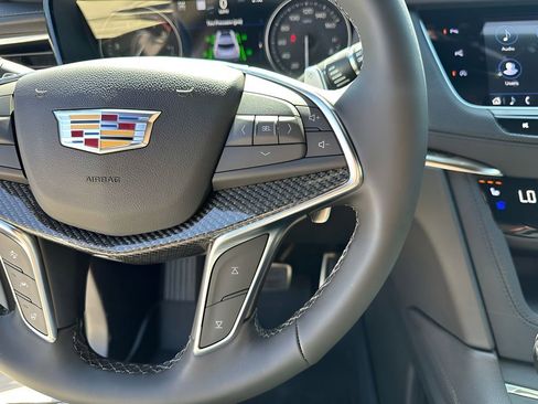 New 2026 Cadillac XT5 Sportv w/ LPO, Onyx Lite Package image 32
